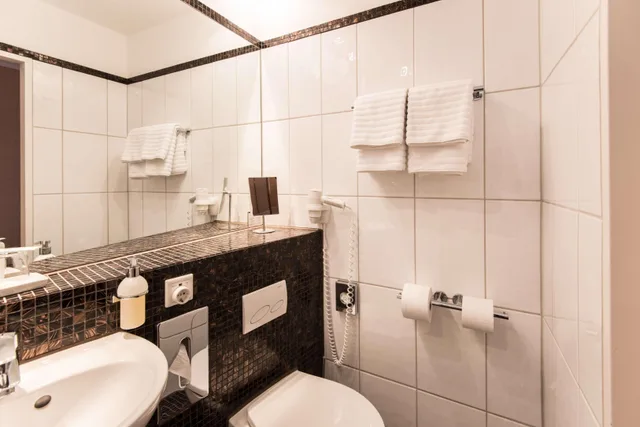 غرفة بسرير كوين، Best Western Plus Hotel St. Raphael 7/9
