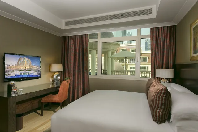 Deluxe, King Bed, Swissotel Al Murooj Dubai 2/9