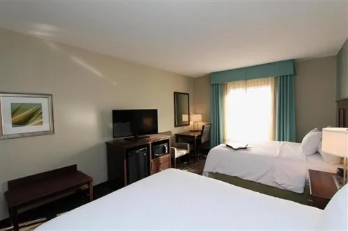 غرفة بسريرين كوين بحوض استحمام لذوي الإعاقة، Hampton Inn and Suites by Hilton St Johns Airport 1/2