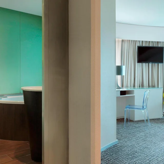 Design, Guest Room, King Bed, Sea View, Crystal Tower، Le Meridien Beach Plaza 10/10