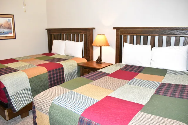 3 Bedrooms, Condo, Loft, King Bed, 2 Queen Beds, Bunk Bed, Lake View, Sofa، Indian Point Lodge Amp Condominiums 6/10