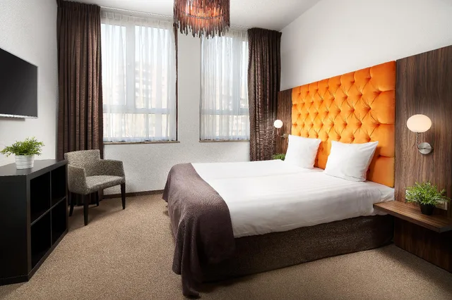 غرفة عائلية بأربعة أسرّة، Hotel La Reine 2/3