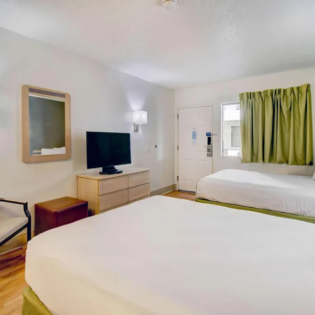 Room, 2 King Beds, Kitchen, Near Building، Studio6 Tucson, AZ - Irvington Road 1/4