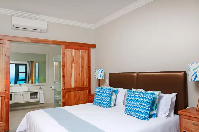 1 Bedroom, Superior, Suite, Queen Bed, Brenton Haven 2/3