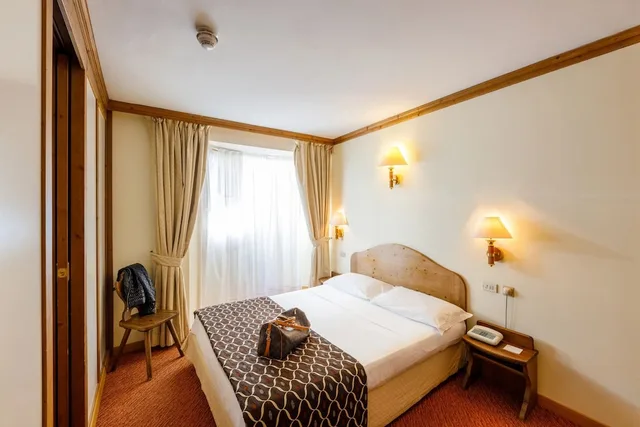 غرفة سوبيريور بسريرين منفصلين بإطلالة على الجبل، Hotel Alaska Cortina 5/9