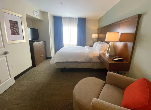 جناح بسرير كوين، Staybridge Suites Great Falls 3/3