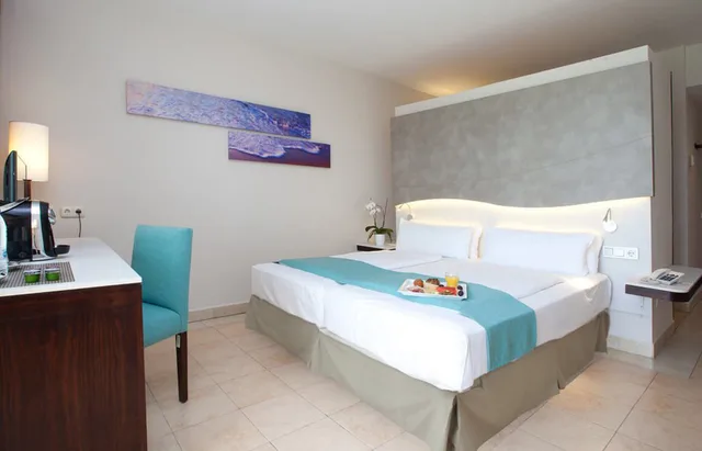 Room, Sea Front، Impressive Playa Granada 2/8