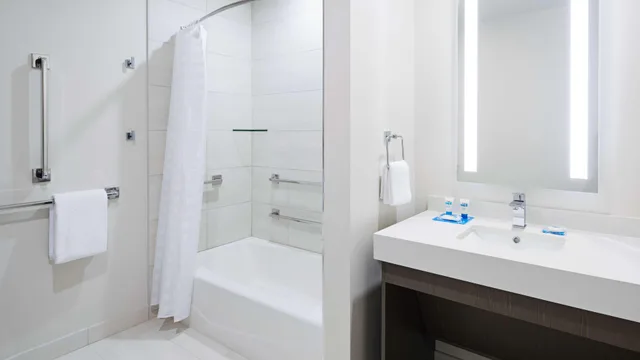 غرفة قياسية بسرير كوين، Hyatt House Jersey City 2/3
