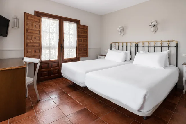 Room, Twin Beds, Crisol Meson Del Cid 1/7