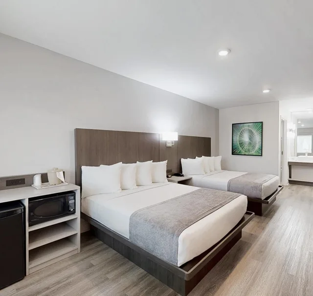 غرفة سوبيريور بسريرين كوين بإطلالة على المسبح، Avanti International Resort 3/7