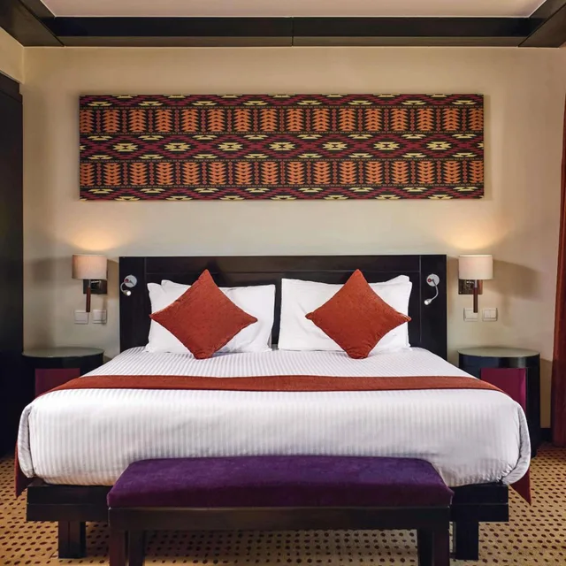 غرفة قياسية بسرير كينج بإطلالة على المسبح، Movenpick Aswan 1/2