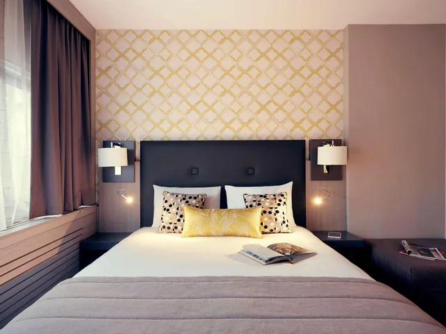 Privilege, Double Bed, Mercure Orange Centre 3/4