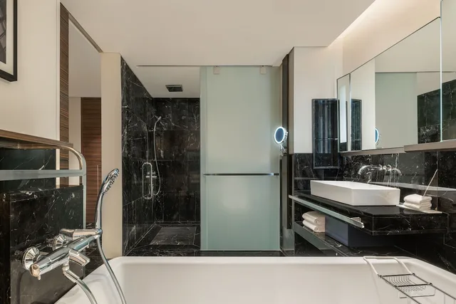غرفة تنفيذية بسرير كينج، LE MERIDIEN BANGKOK 5/10