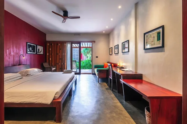 BEACHSIDE DOUBLE ROOM transfer included Airplane، The Barefoot Eco Hotel 1/3
