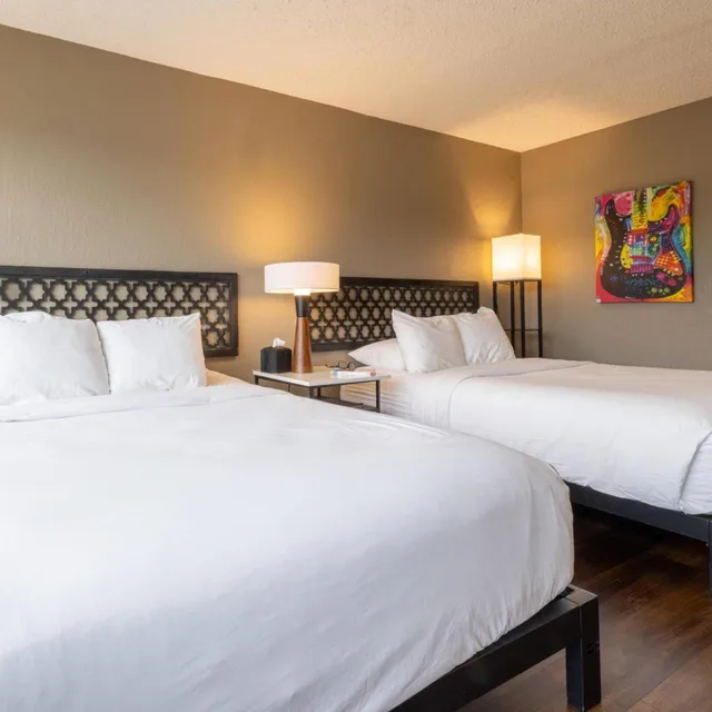 غرفة بسريرين كوين، The Highlander Hotel Iowa City, an Ascend Collection Hotel 1/4