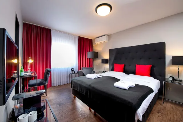 غرفة سوبيريور بسرير مزدوج، TRYP by Wyndham Bremen Airport 2/3