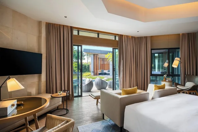 Deluxe, Villa, King Bed, Courtyard View, Outdoor Pool, Renaissance Xiamen Hotel 1/4