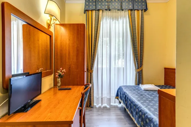 Room, Single, French Bed، Baltic Hotel 6/10