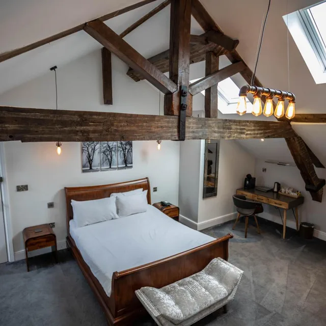 Deluxe, Suite, Wortley Hall 2/10