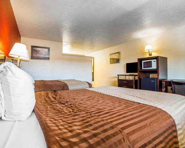غرفة بسريرين كوين، Rodeway Inn At Lake Powell 4/4