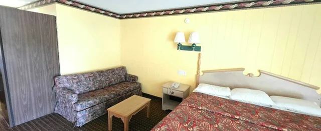 غرفة بسرير كوين للمدخنين، Sunset Inn Manning I 95 5/6
