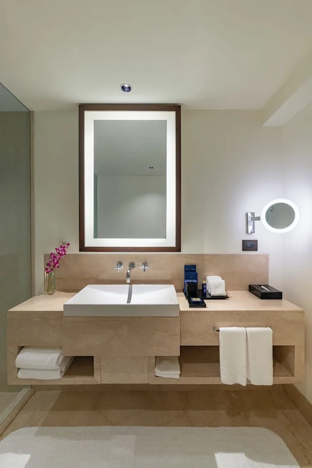 Luxury, King Bed, Bay View، The Oberoi Mumbai 3/3