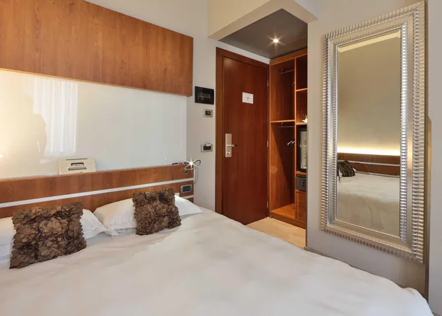 Standard, French Bed، Best Western Hotel Madison 1/6