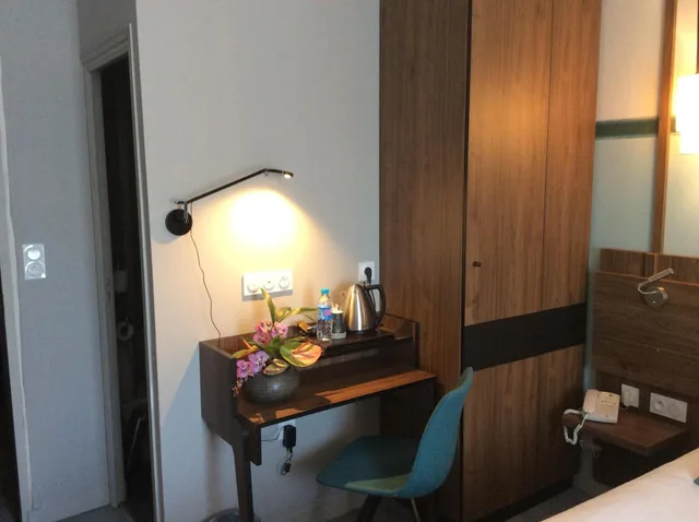 جناح بسرير كينج مع أريكة، Best Western Le Duguesclin 3/3