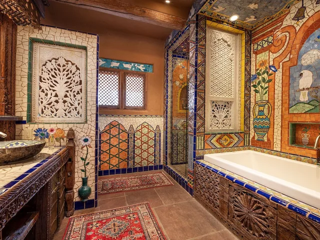 فيلا بسريرين كينج، The Inn Of Five Graces 4/5