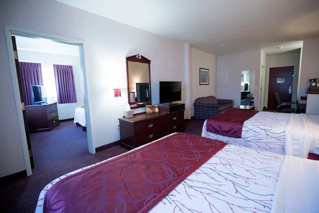 Portland Suites Airport East، غريشام 8/25