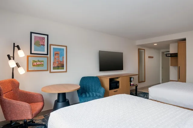 Room, 2 Queen Beds, Accessible, Hampton Inn & Suites Cadillac 2/4