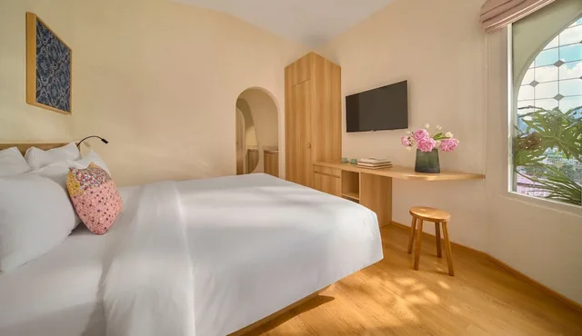 Signature, Queen Bed, Silverland Ben Thanh Hotel 6/10