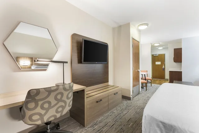 غرفة قياسية بسرير كينج، Holiday Inn Express Hotel And Suites Belgrade 8/9