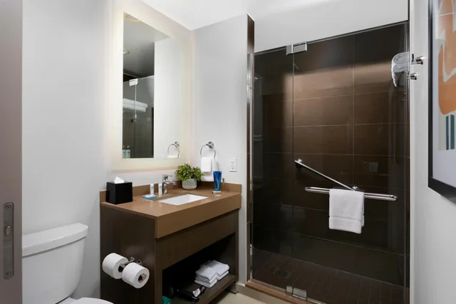 Room, King Bed, Bay View، Hyatt House San Juan 4/4