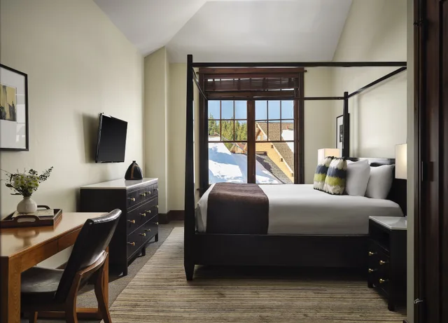 إقامة بسرير كينج بغرفة نوم واحدة مع أريكة بحوض استحمام، One Village Place by Welk Resorts 1/3