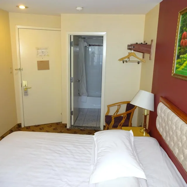 غرفة بسرير كينج، Flushing Hotel 1/6