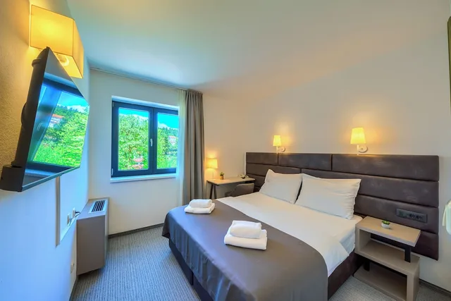 غرفة قياسية بسرير مزدوج بإطلالة على المتنزه، Hotel Alkar 6/10