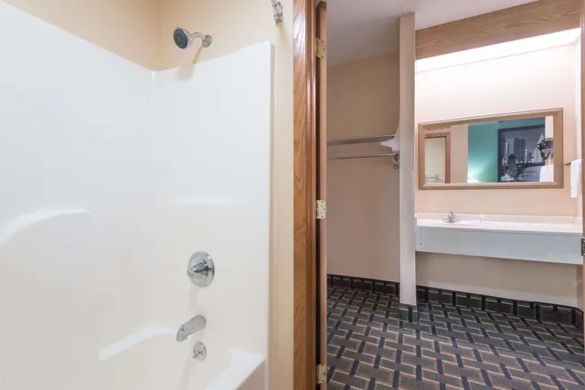 جناح استوديو بسرير كينج، Super 8 by Wyndham Mt. Carmel IL 7/10