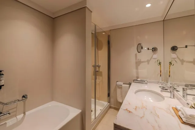 Superior, Double Bed, Sea View, Pestana Carlton Madeira 7/9