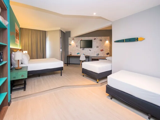 Family, Queen and Twin Beds, Ibis Styles Sorocaba Santa Rosalia 3/8