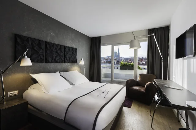 غرفة سوبيريور بسرير كوين بشرفة، Hotel Litteraire Alexandre Vialatte, BW Signature Collection 2/10