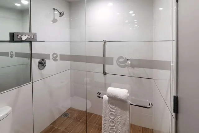 غرفة بسريرين مزدوجين، Ramada Encore by Wyndham Monterrey Apodaca Zona Aeropuerto 4/4