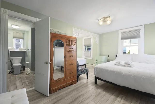 Beach, Garden, Standard, Quadruple, 2 Queen Beds، The Inn at Ocean Grove 5/8