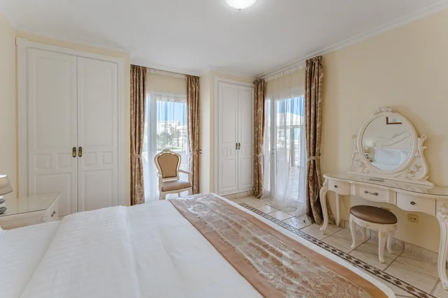 غرفة سوبيريور بغرفتي نوم بجاكوزي، Flamingo Suites 2/10