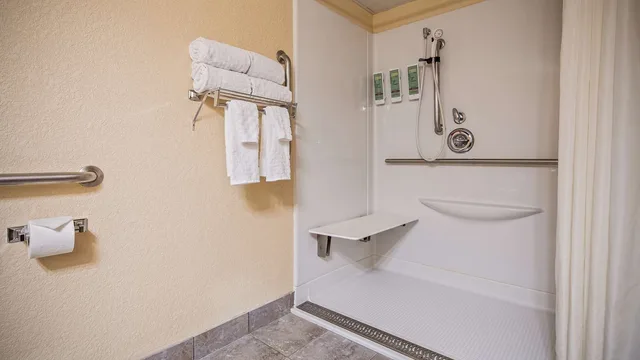 غرفة بسرير كينج لذوي الإعاقة، Best Western Center Pointe Inn 3/3