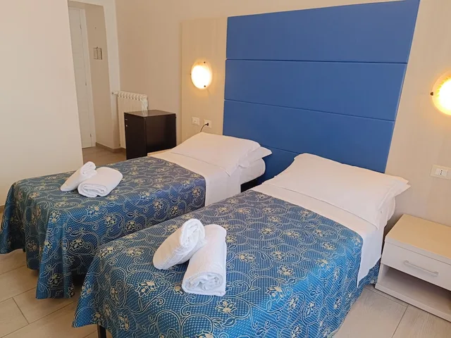 Superior, Twin Beds, Marechiaro 2/7