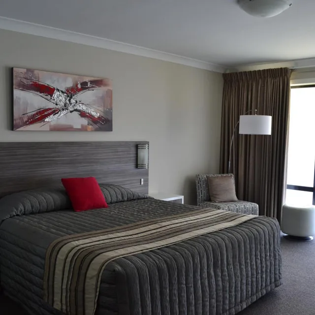غرفة سوبيريور بسرير كينج، Cattlemans Country Motor Inn & Serviced Apartments 3/10