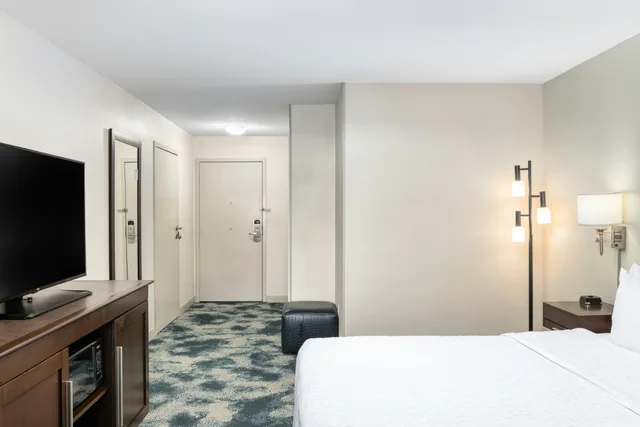 غرفة بسرير كوين لذوي الإعاقة، Hampton Inn Portland East 2/4