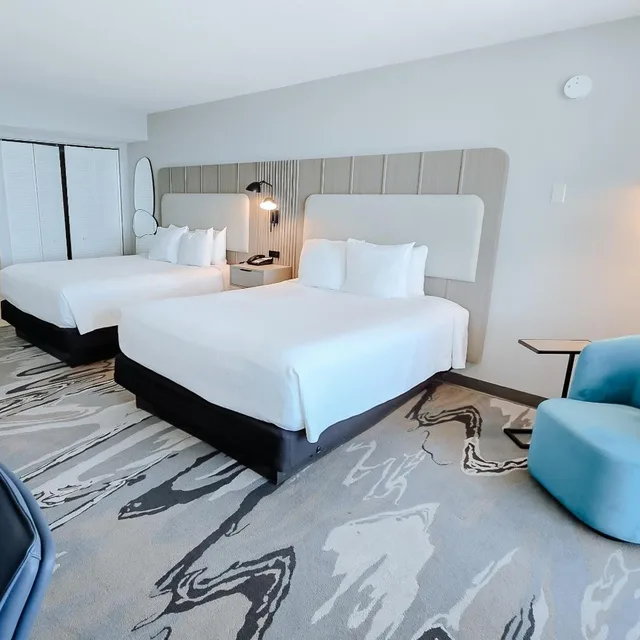 غرفة بسرير كوين بإطلالة على البحر، Nautilus Inn 3/10