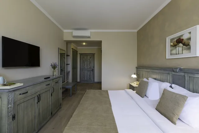Deluxe, Queen Bed, Garden View, Terrace, Alacati Beach Resort 3/4